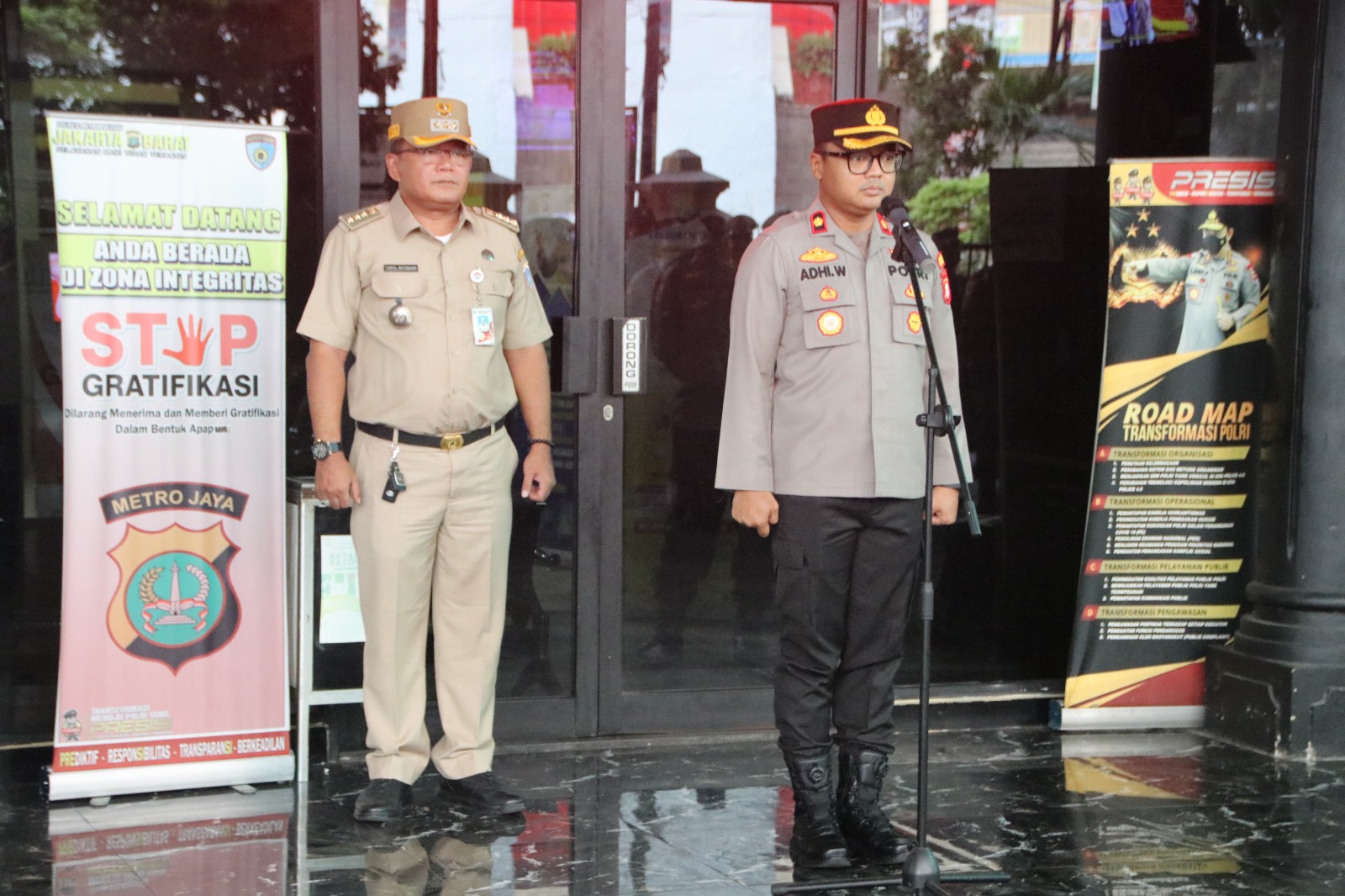 Pastikan Situasi Kondusif, Polsek Metro Tamansari Gelar Apel Pengamanan Malam Idul Adha 2024