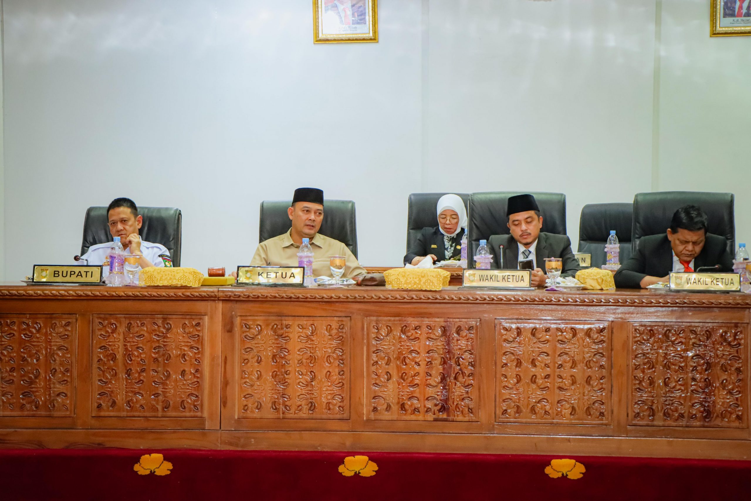 Pj Bupati Kampar Ikuti Rapat Paripurna Laporan Banggar DPRD Ranperda Pertanggung Jawaban Pelaksanaan APBD Tahun Anggaran 2023