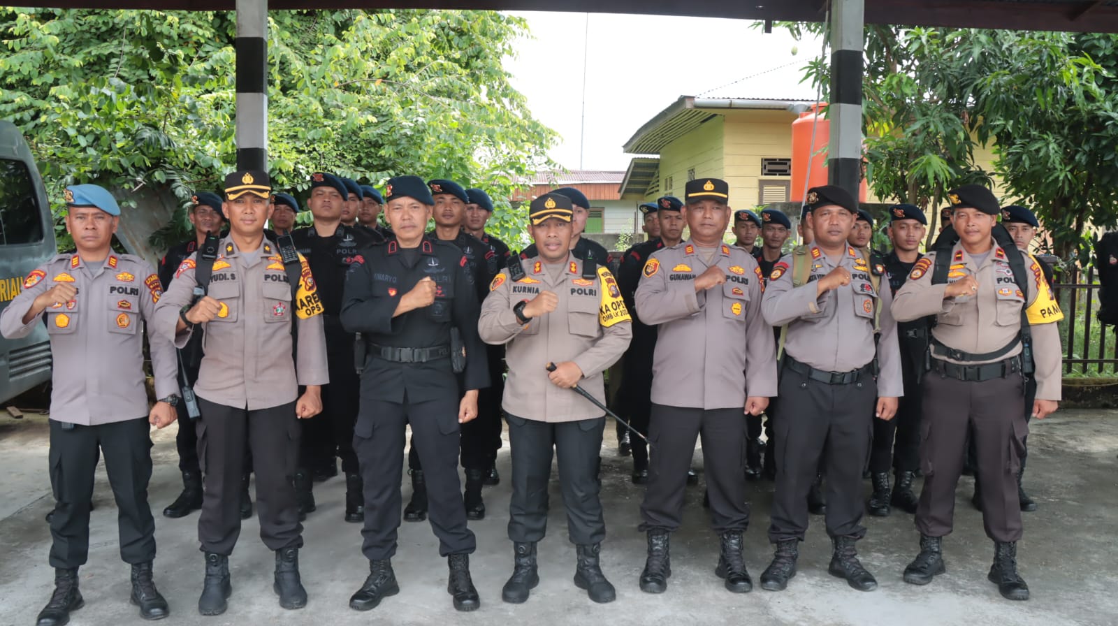 Kapolres kepulauan Meranti pimpin : Apel Personil BKO Brimob dan Pam TPS 02 PSU Desa Tanjung Peranap,Pastikan Aman,Kondusif,Netralitas