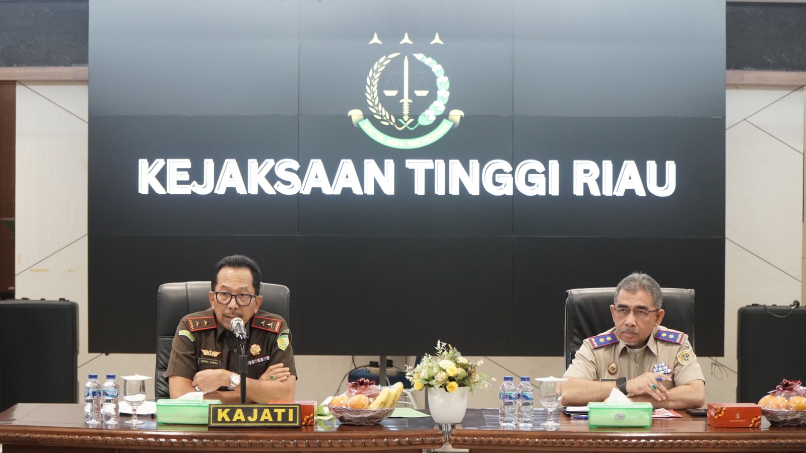 Kepala Kejaksaan Tinggi Riau Pimpin rapat lintas sektoral guna Percepatan Pembangunan Jalan Tol Pekanbaru – Rengat