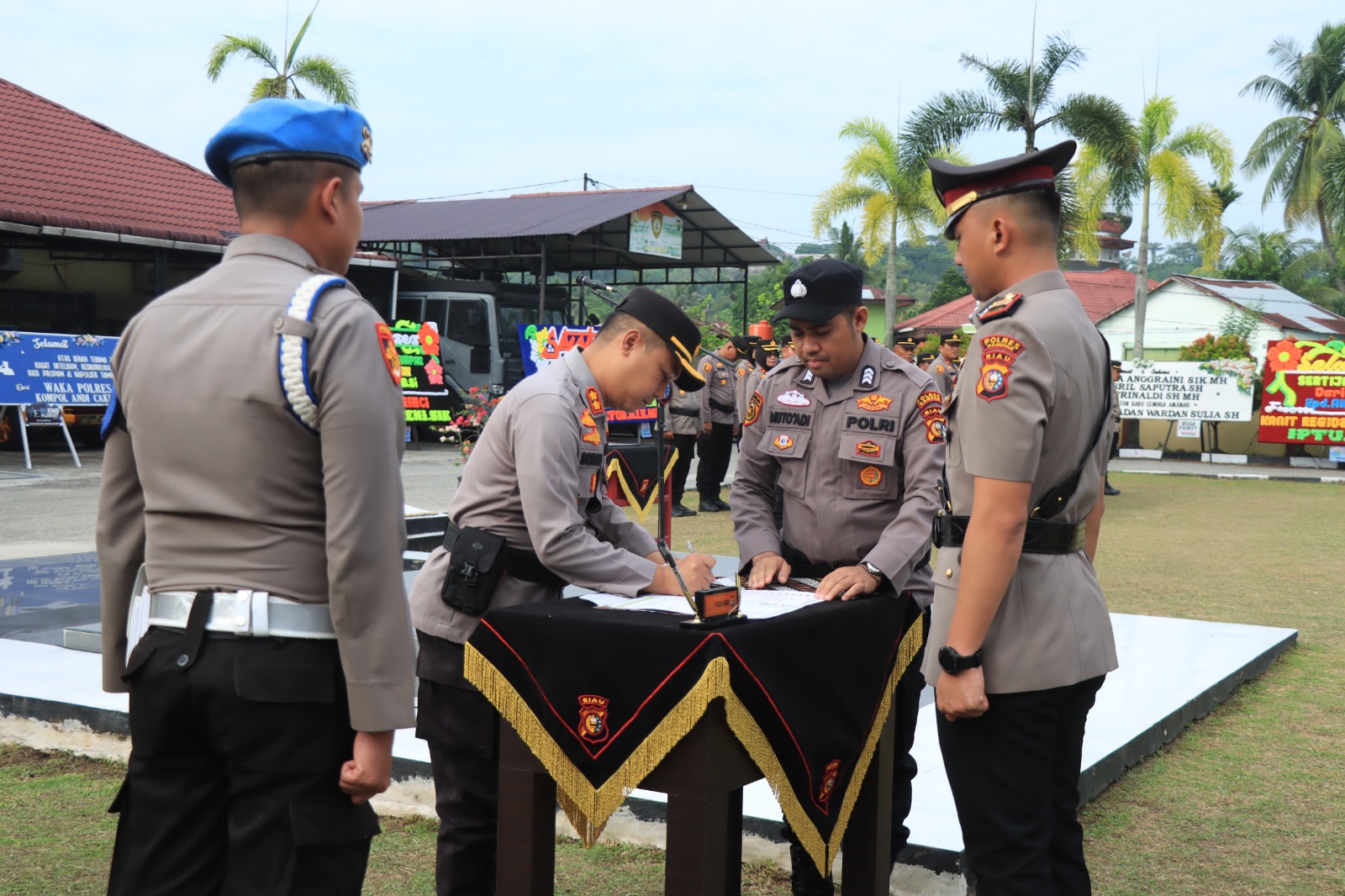 Kapolres Pimpin Sertijab Kasat Intelkam, Kasat Resnarkoba, Kasat Binmas, Kasat Lantas, dan Kapolsek Tambang Polres Kampar