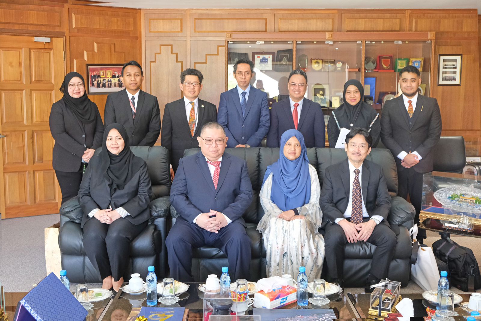 JAM-Datun R. Narendra Jatna Selaku Head of Indonesian Attorney General Delegation Melaksanakan Courtesy Call kepada Jaksa Agung Brunei Darussalam