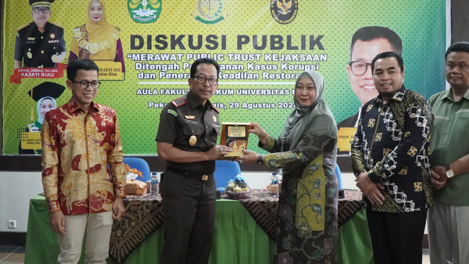 Kajati Riau Menjadi Narasumber Pada Acara Diskusi Publik di Fakultas Hukum Universitas Riau