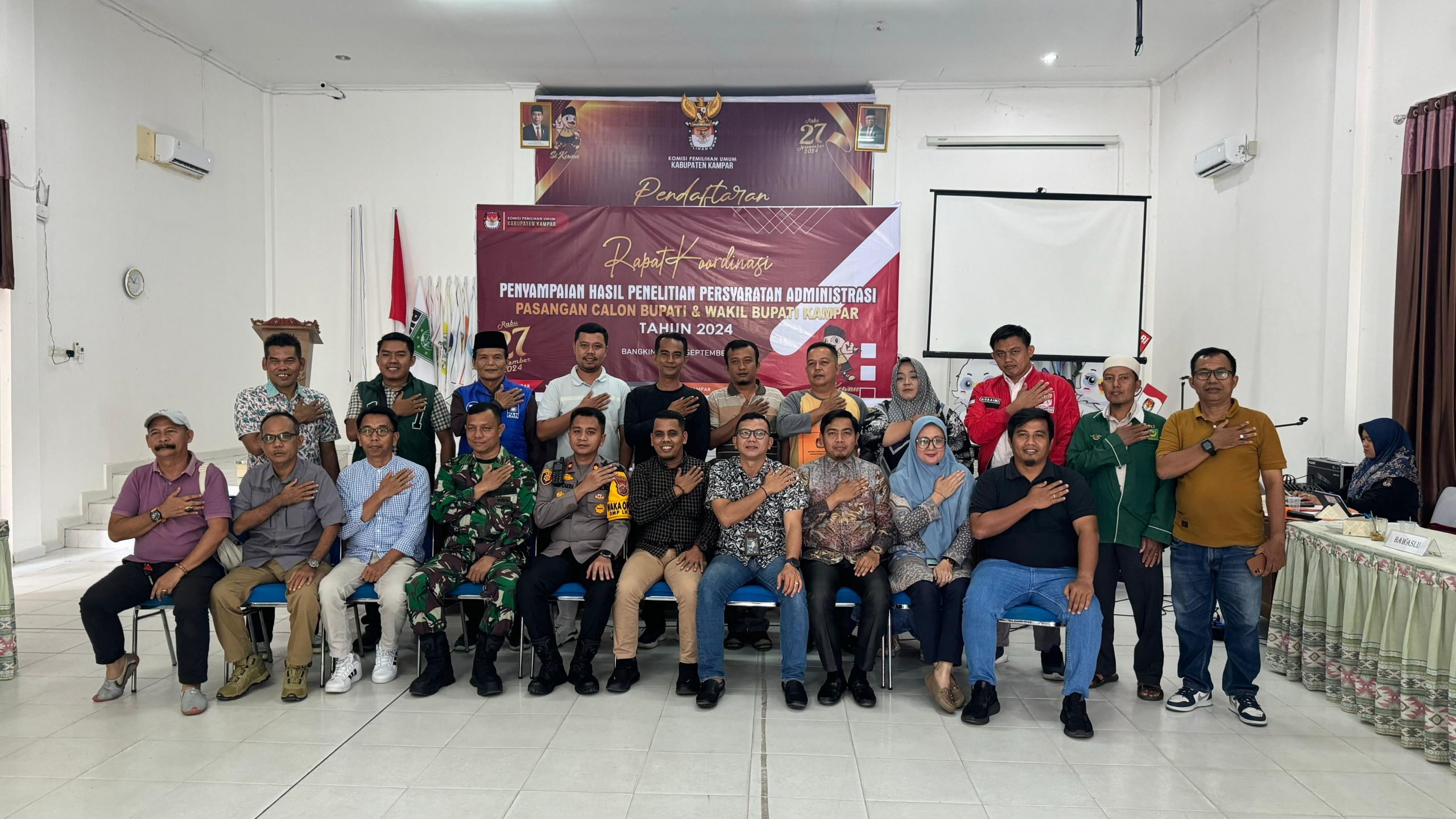 KPU Kabupaten Kampar Menyampaikan Hasil Penelitian Perbaikan Persyaratan Administrasi Pasangan Calon Bupati Dan Wakil Bupati Kampar Tahun 2024