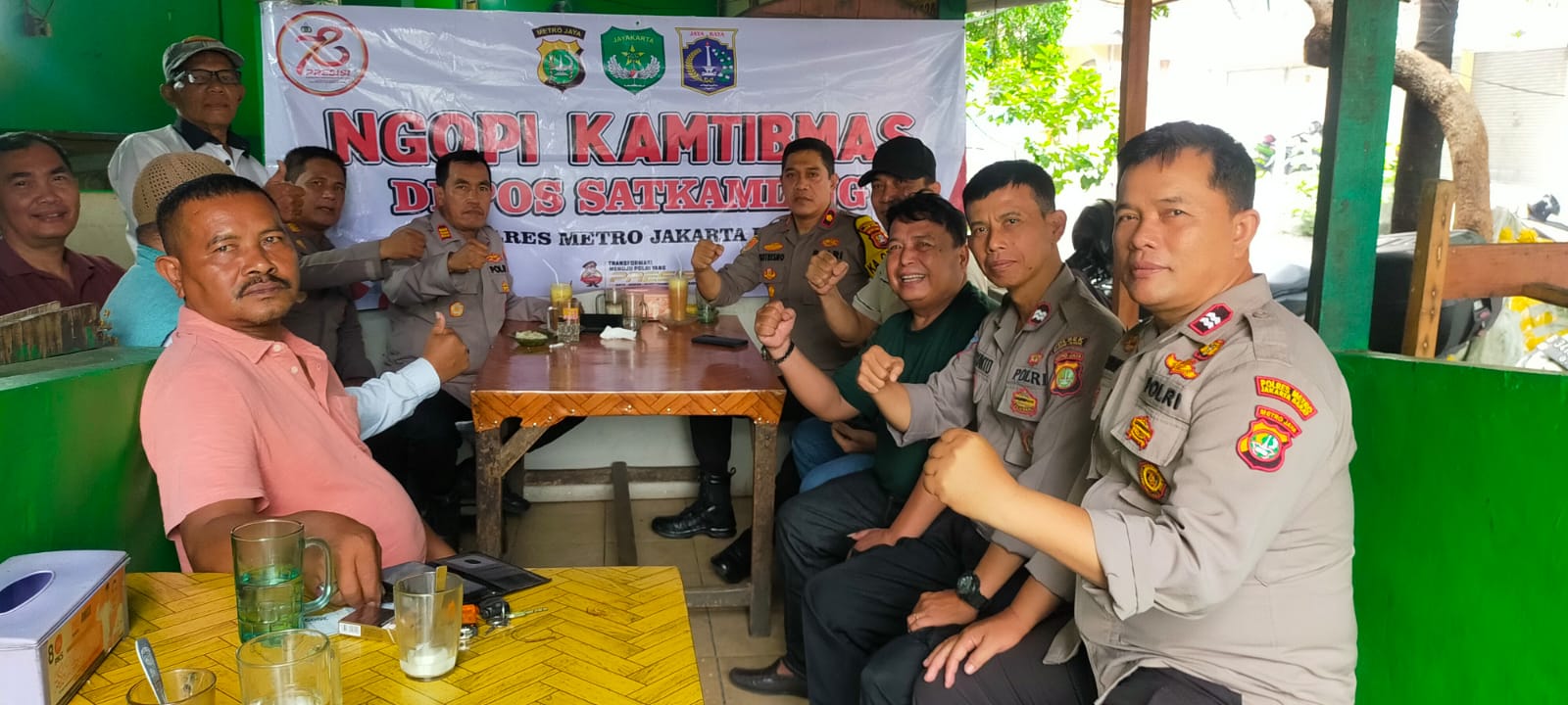 Sambut Pilkada Aman dan kondusif, Polsek Kebon Jeruk Gelar Ngopi Kamtibmas Serap Aspirasi Warga Rw 05 Sukabumi Selatan