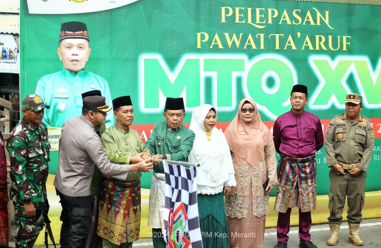 Plt Bupati Kepulauan Meranti H. Asmar Lepas Pawai Taaruf MTQ ke-15 Tingkat Kabupaten Kepulauan Meranti