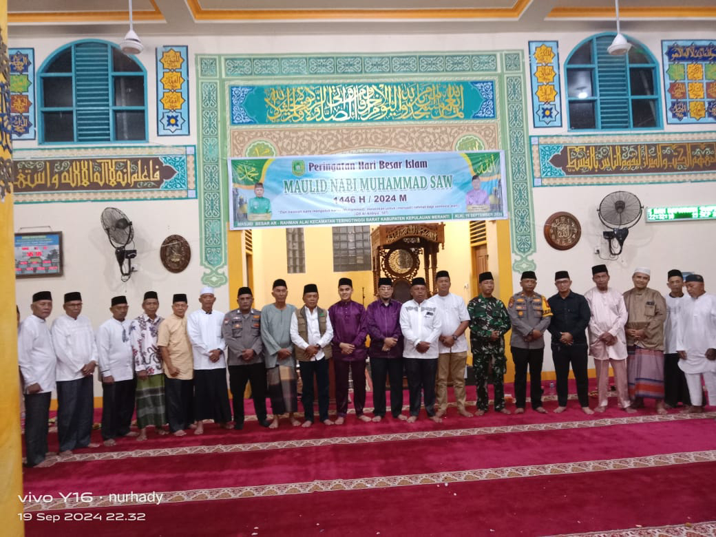 Plt Bupati Kepulauan Meranti H. Asmar Hadir Peringatan Maulid Nabi : Dalam Acara tersebut Asmar Menyampaikan Permohonan Maaf ke Masyarakat Selama Menjabat