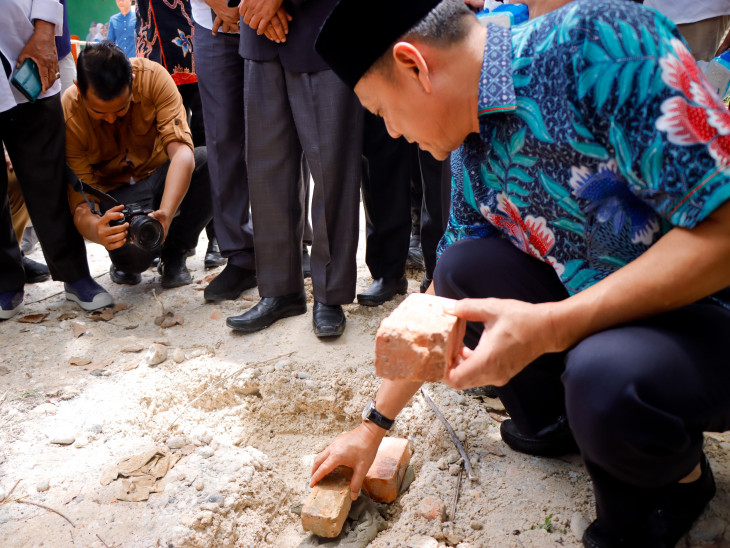 Pj.Bupati Kampar Hadiri Tablik Akbar Sekaligus Peletakan Batu Pertama Pembangunan Asrama Ponpes Muhammadiyah Boarding School Kampa