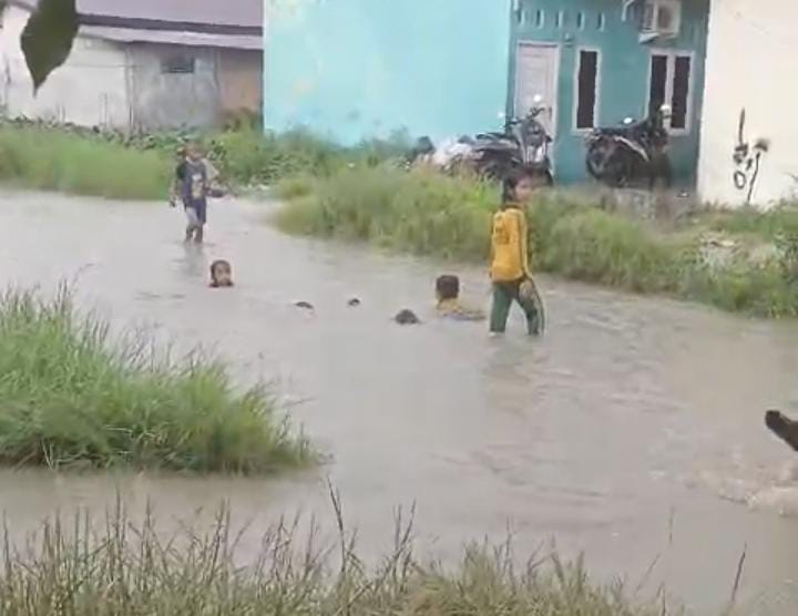 Komitmen Nasarudin – Abu Bakar Ciptakan Pangkalan Kerinci Bersih dan Bebas Dari Banjir