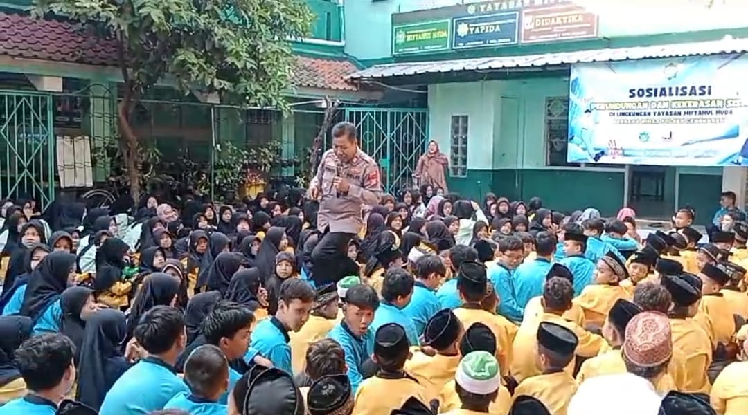 Polsek Cengkareng Gelar Go To School, Ajarkan Toleransi dan Cegah Kenakalan Remaja