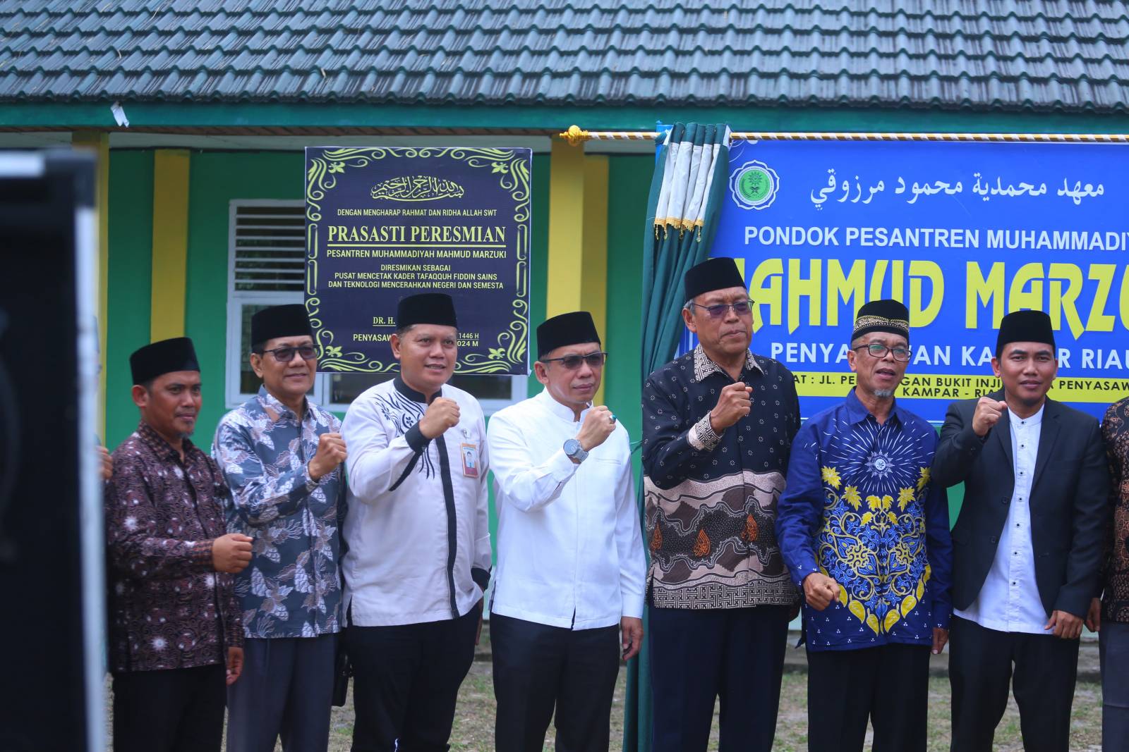 Wakili Pj Bupati Kampar, Asisten III Ir. Azwan Hadiri Peresmian Ponpes dan Pengukuhan Mudir Ponpes Muhammadiyah Mahmud Marzuki di Desa Penyasawan