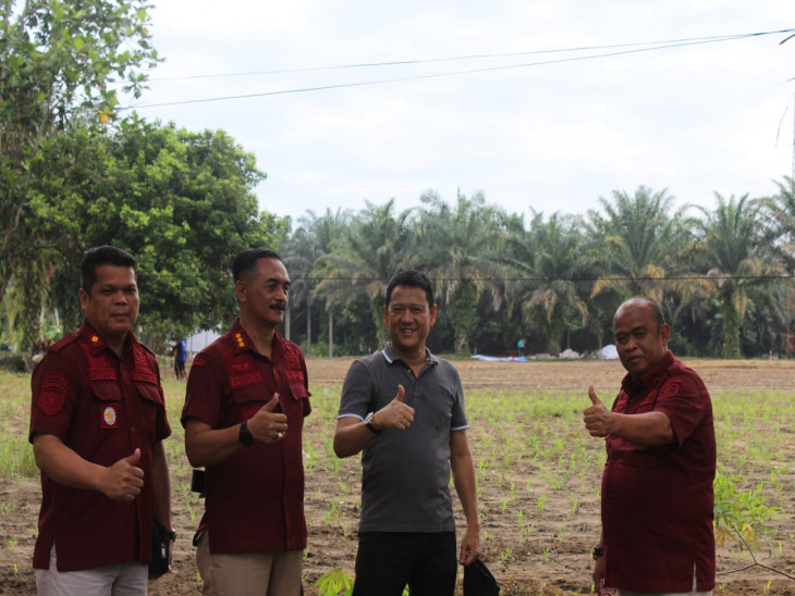 Dukung Ketahanan Pangan Kampar, Pj Bupati Kampar Apresiasi Penanaman Jagung di LP Kelas II A Bangkinang