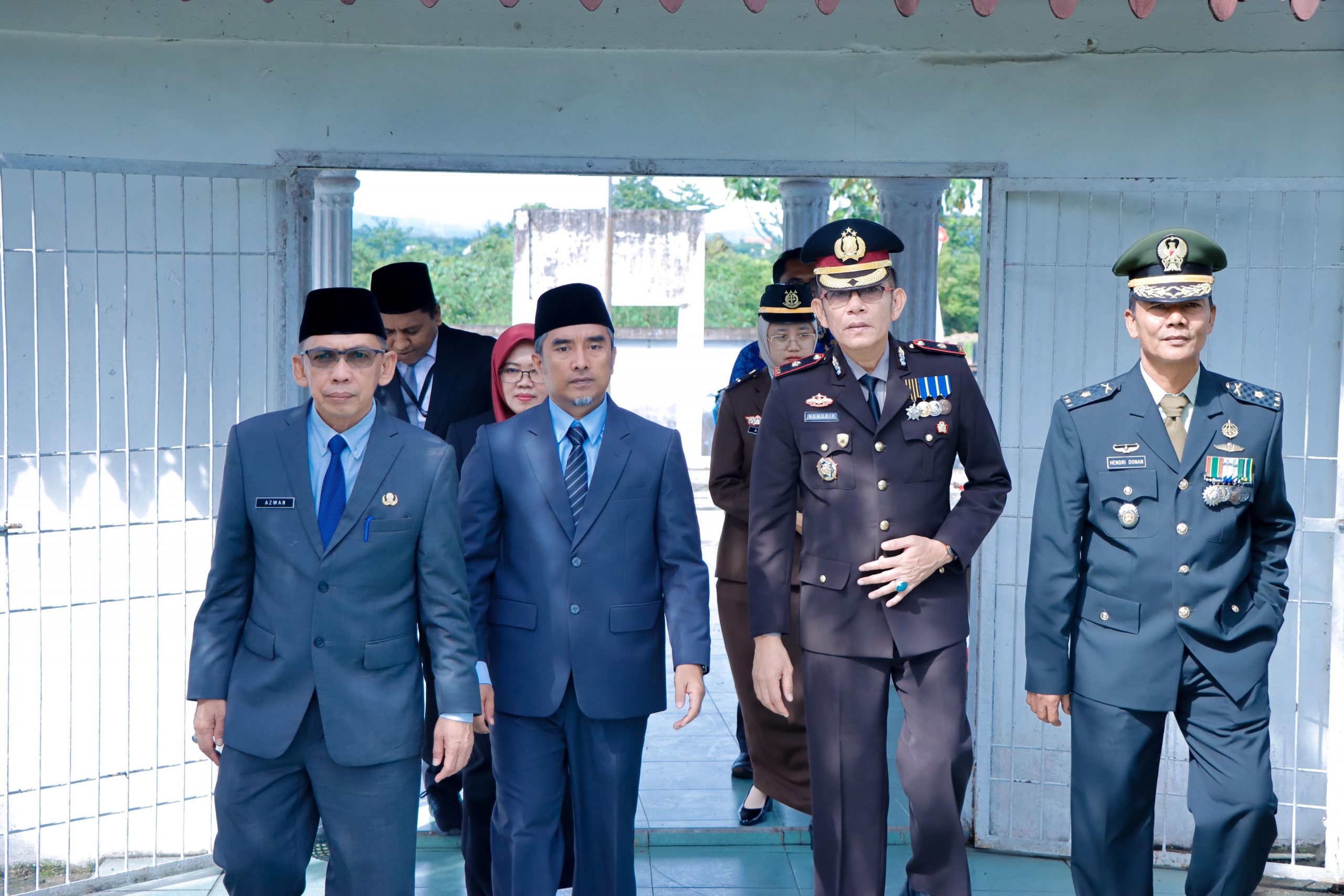 Kenang Jasa Pahlawan, Asisten III Ir. Azwan dan Forkopimda Kampar Ziarah dan Tabur Bunga di Makam Pahlawan Kusuma Eka Bakti Bangkinang