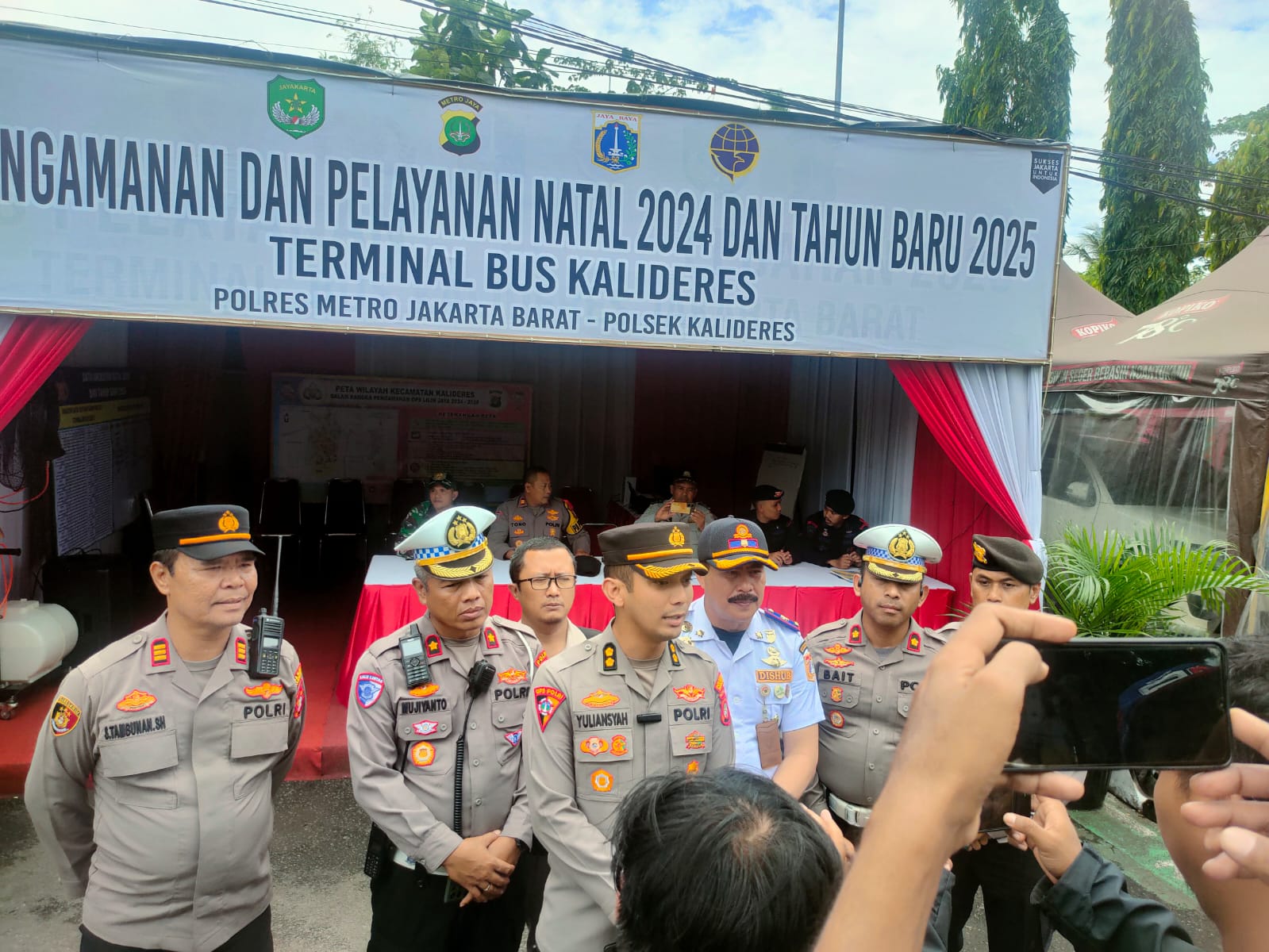 Polres Jakbar dan Dishub Gelar RAM Cek dan Tes Urine Sopir Bus Jelang Libur Nataru 2025