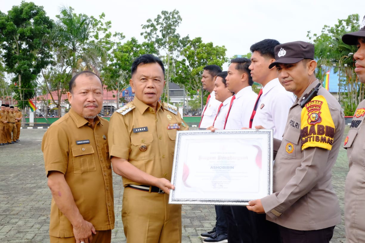 Plt Bupati Kepulauan Meranti Pimpin Apel Perdana Tahun 2025 Dihalaman Kantor Bupati Kepulauan Meranti