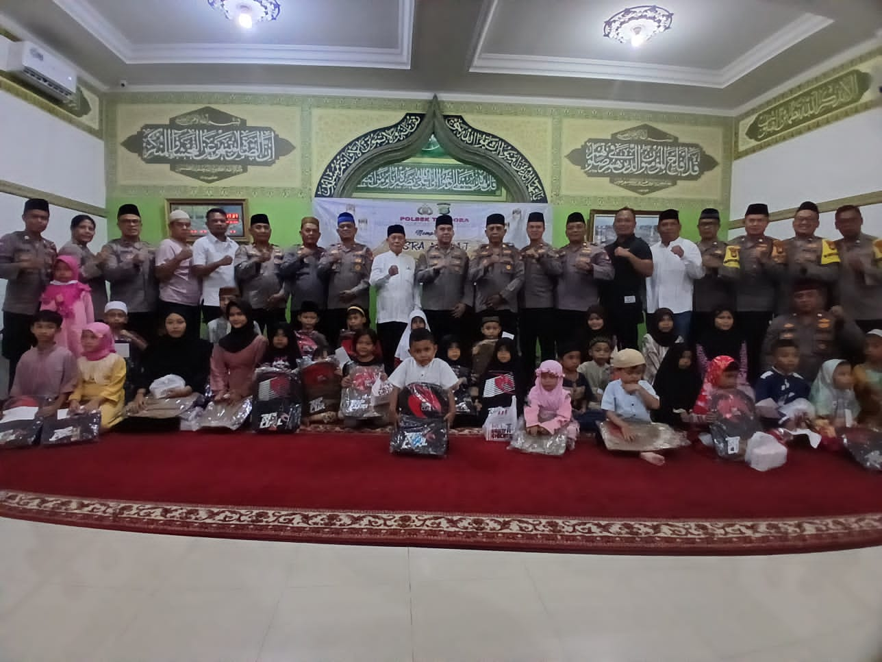 Polsek Tambora Gelar Santunan Anak Yatim Dalam Peringatan Isra Mi’raj Nabi Muhammad SAW 1446 H