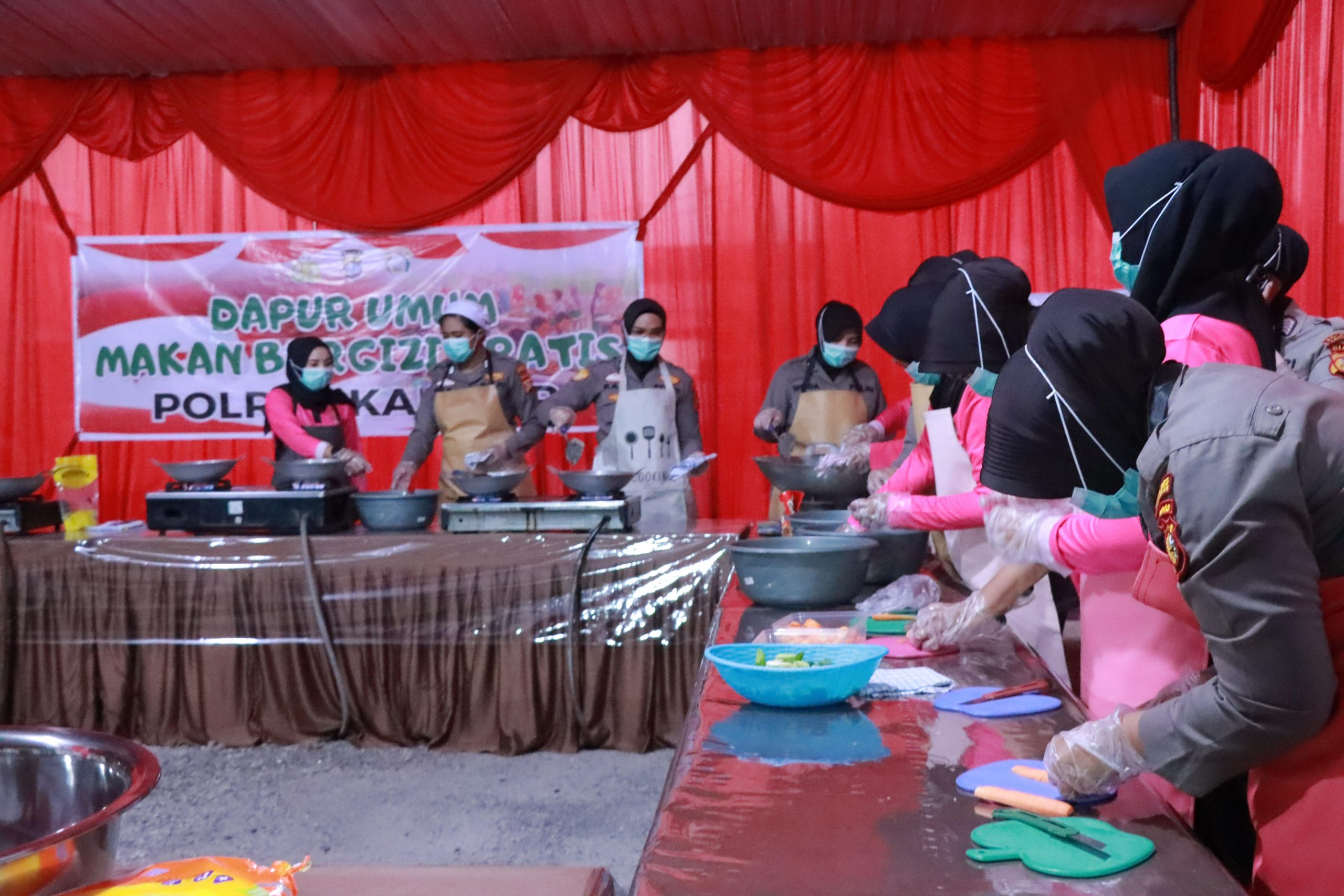 Polres Kampar Sediakan Dapur Umum, Bantu Makanan Bergizi Gratis Untuk Siswa