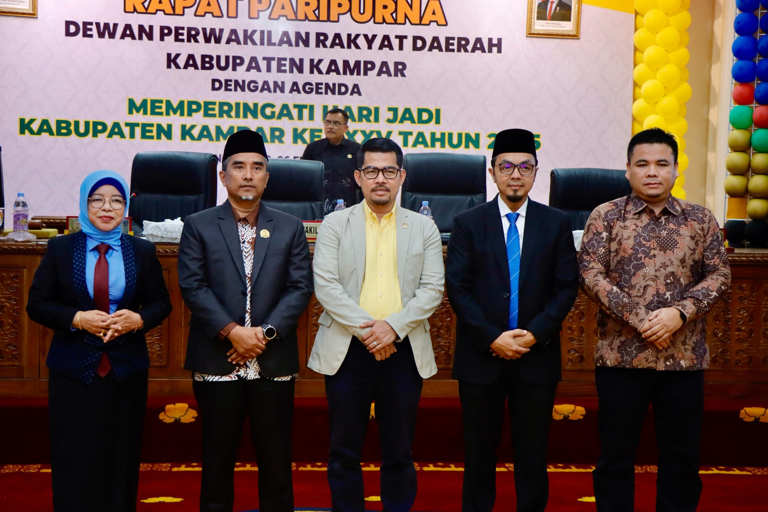 Penjabat Bupati Kampar Hadiri Rapat Paripurna DPRD Kampar Pada Penetapan KPU Terhadap Pasangan Calon Bupati Dan Wakil Bupati Kampar Terpilih 