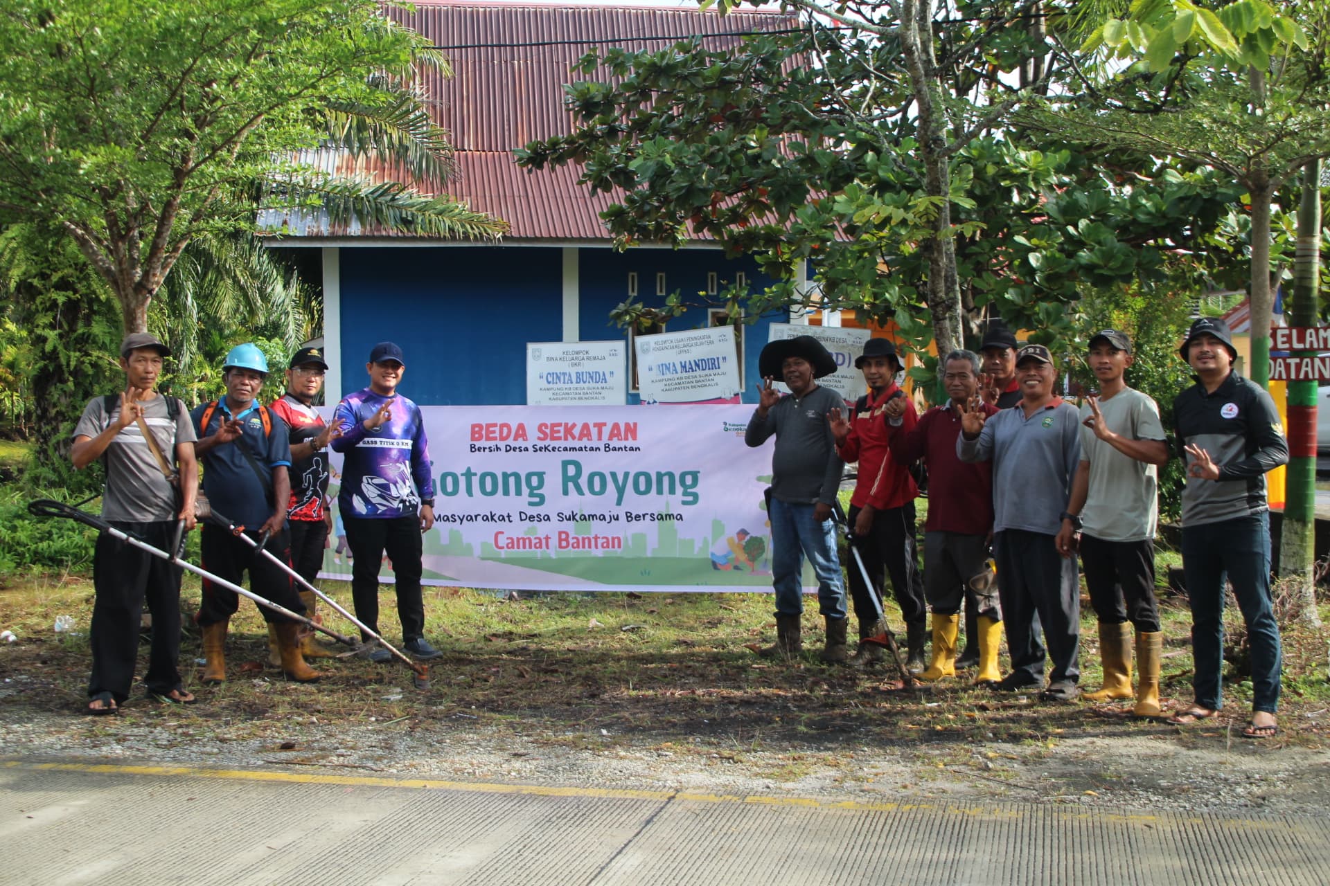 Gotong Royong Massal di Bantan: Warga Bersatu Sambut Ramadhan dengan Lingkungan Bersih