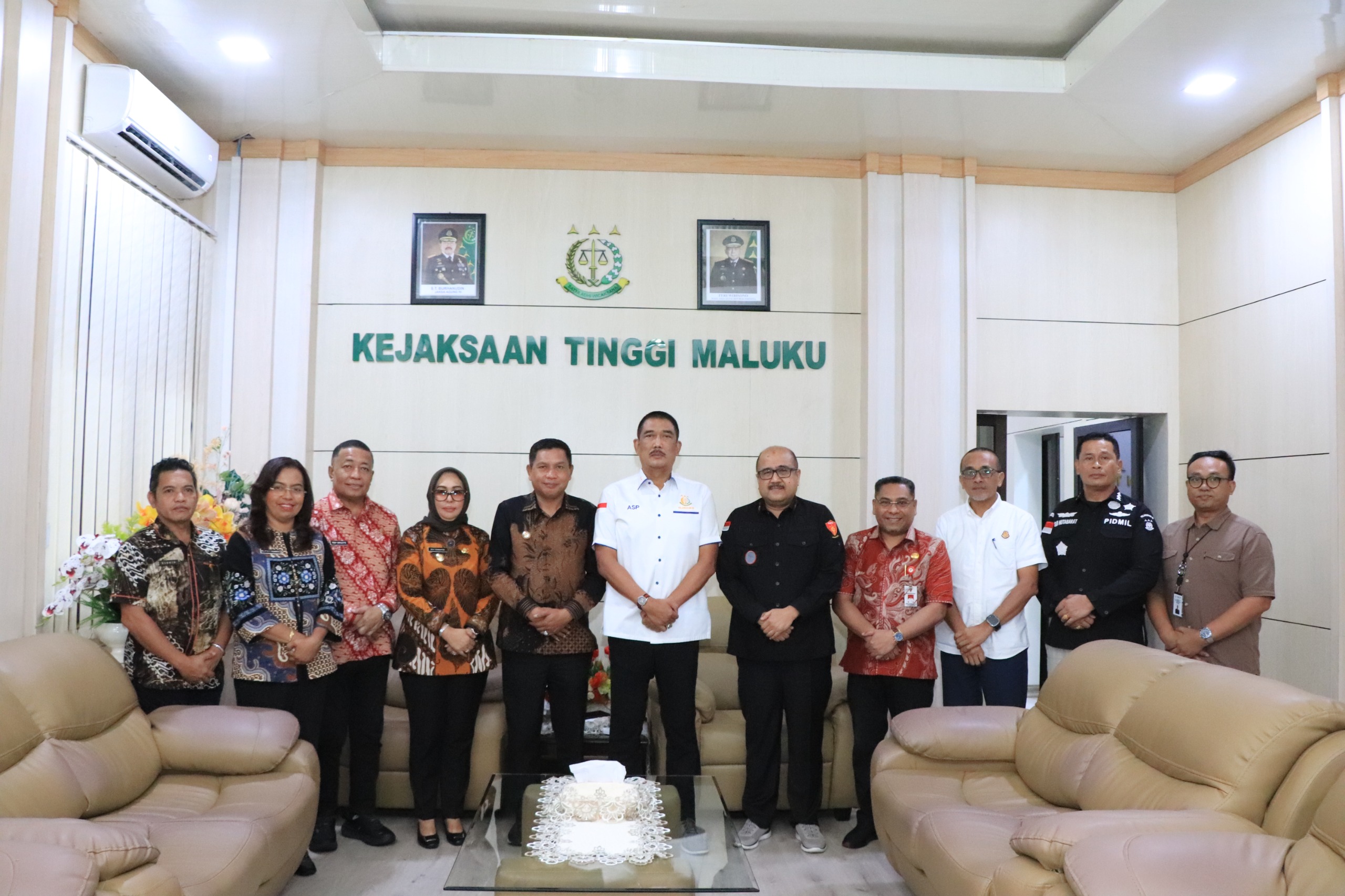 Kajati Agoes SP, Menerima Kunjungan Kerja Dan Silaturahmi Walikota Dan Wakil Walikota Ambon Periode 2025-2030