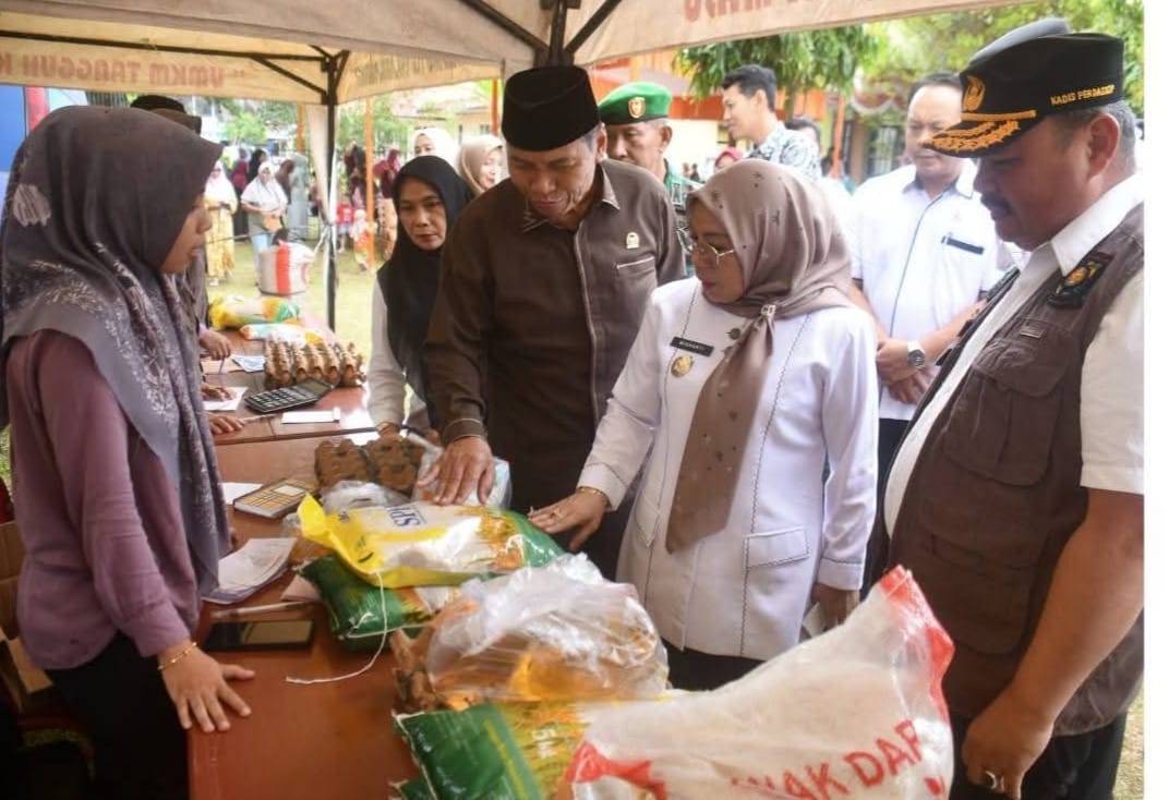 Wakil Bupati Laksanakan Operasi Pasar Murah Desa Bina Baru 