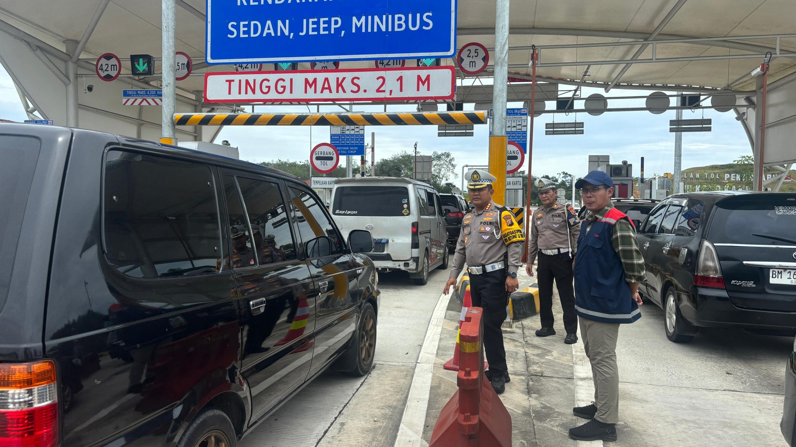 Hari Kedua Idul Fitri 1446 H, Dirlantas Polda Riau Tinjau Arus Lalu Lintas Riau-Sumbar