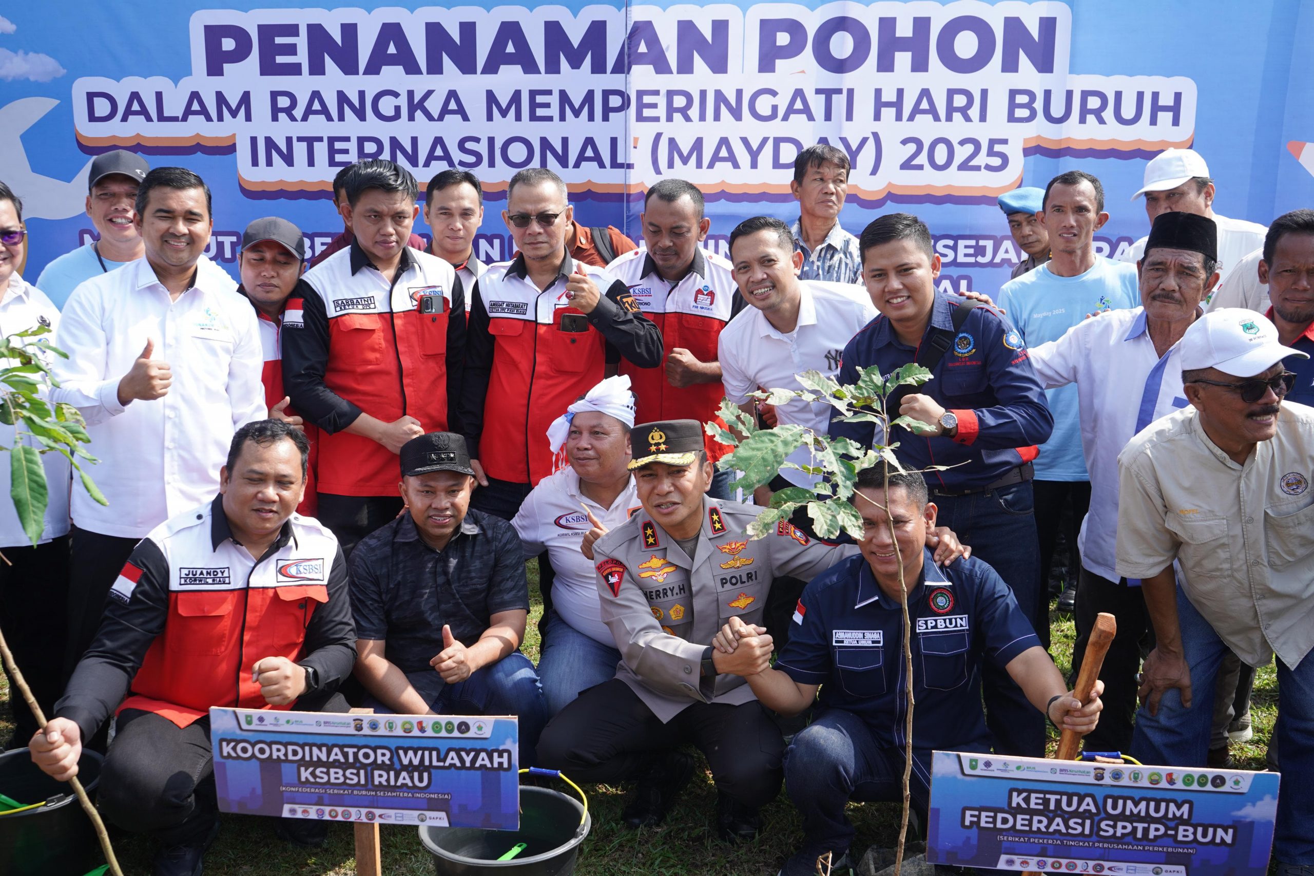 Kapolda Riau Hadiri Perayaan May Day 2025 Bertema “Merajut Kebersamaan untuk Peningkatan Kesejahteraan Pekerja dan Produktivitas Nasional”
