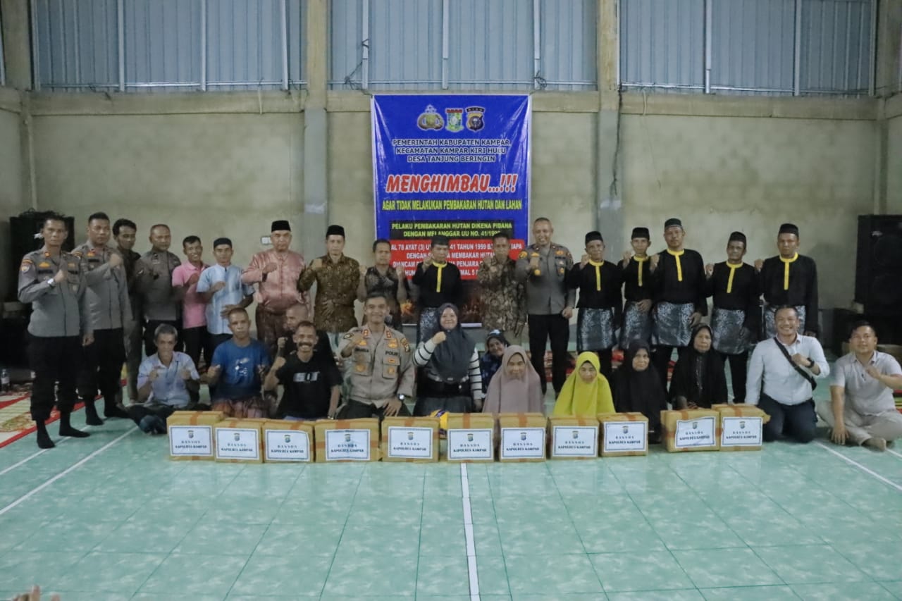 Kapolres Kampar Patroli Jelajah Sungai, Salurkan Bansos dan Himbau Masyarakat di Desa Terpencil