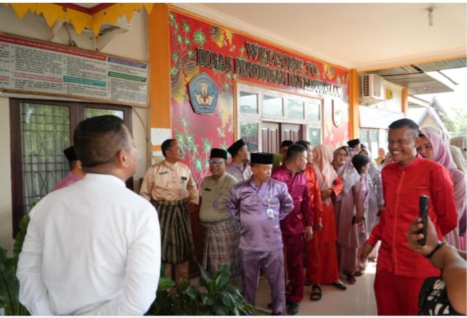 Pastikan Disiplin dan Pelayanan Optimal, Bupati H.Zukri Lakukan Sidak Ke Sejumlah OPD