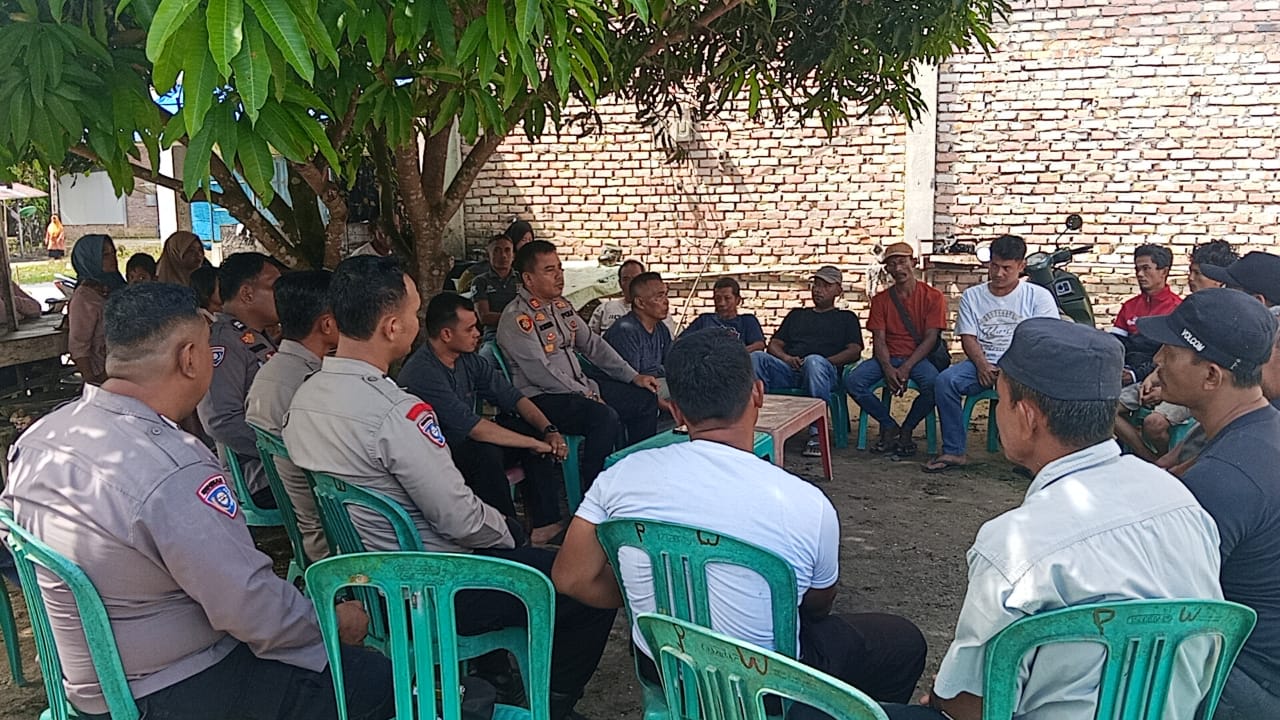 Kasat Binmas Polres Kampar Jalin Silaturahmi dan Dengar Aspirasi Warga Sei Jernih, Tingkatkan Patroli dan Bantu Pencarian DPO