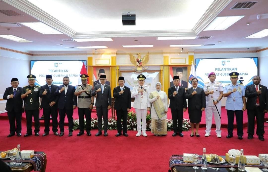 Belum Genap 12 Jam Dilantik, Pj Gubernur Papua Agus Fatoni Tancap Gas Kumpulkan Kepala OPD