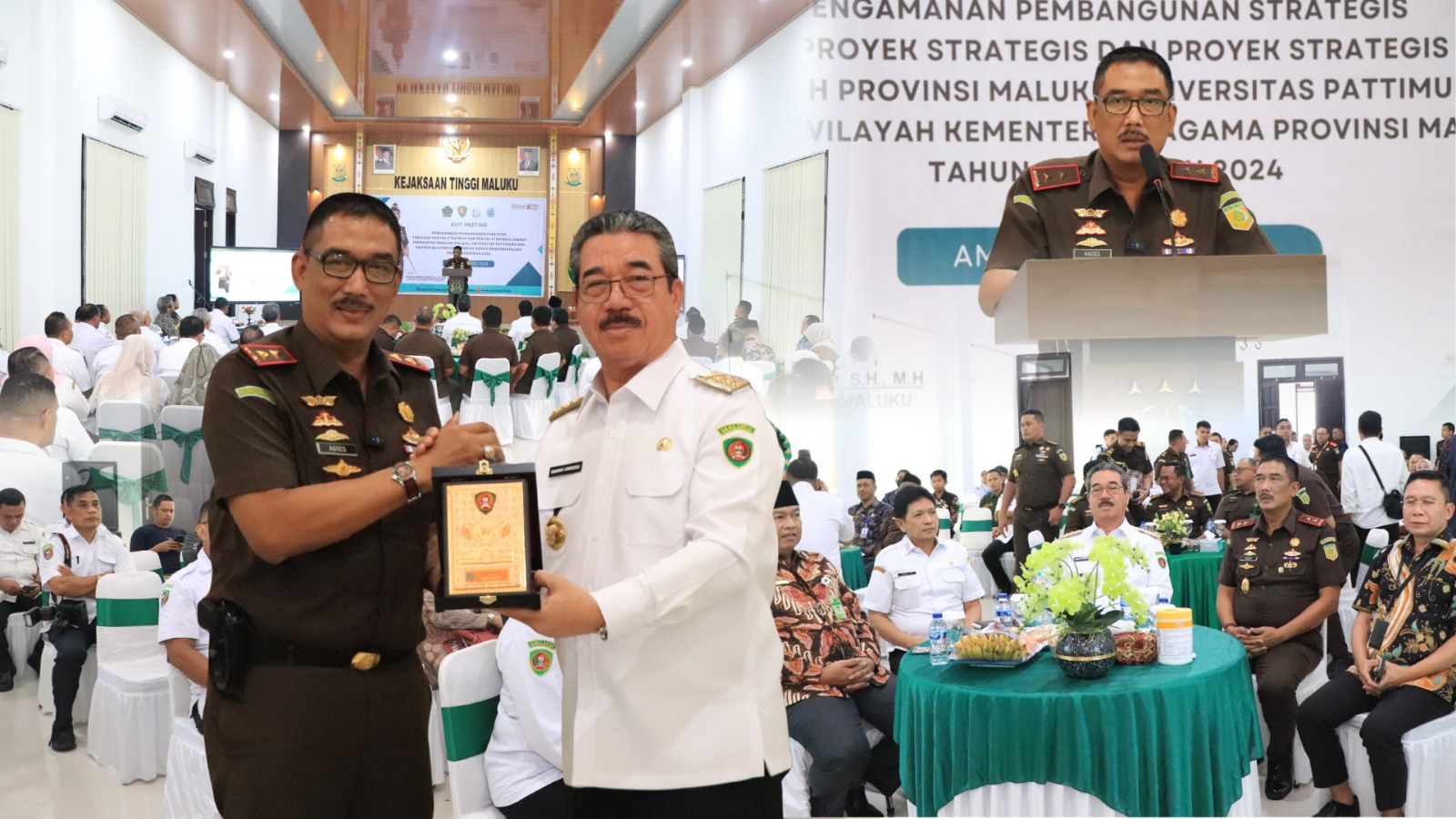 Kajati Maluku Bersama Gubernur Maluku Dalam Exit Meeting PPS Proyek Strategis Daerah Lingkup Pemerintah Provinsi Maluku 