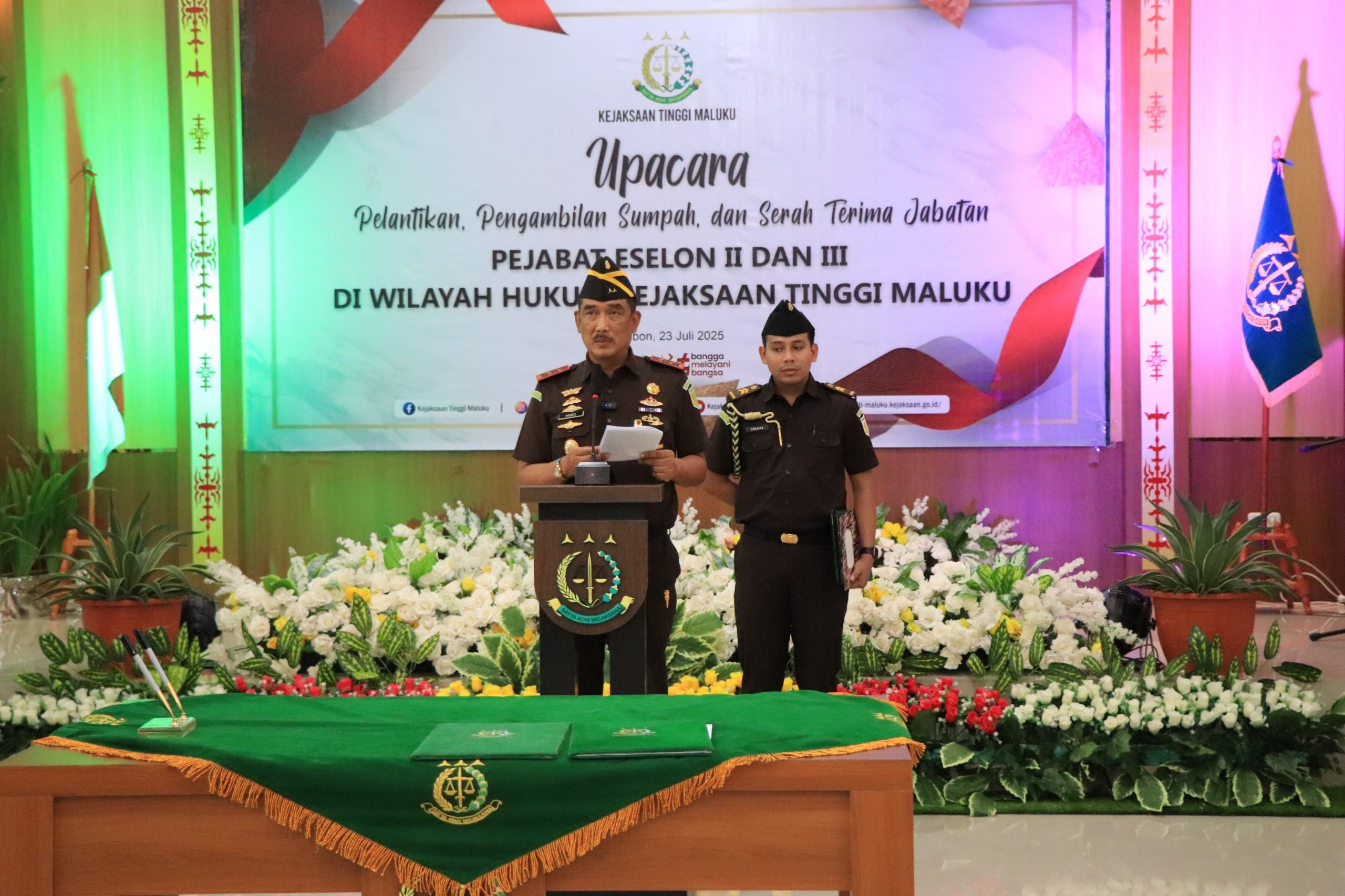 Kajati Maluku Agoes SP Lantik Pejabat Eselon II Dan III Lingkup Kejaksaan Tinggi Maluku