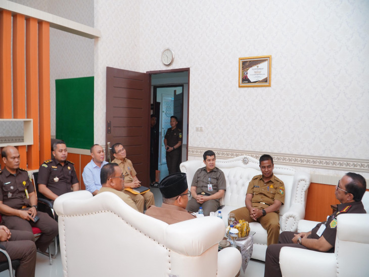 Bupati Kampar Lakukan Silaturahmi Ke Kejaksaan Negeri Kampar
