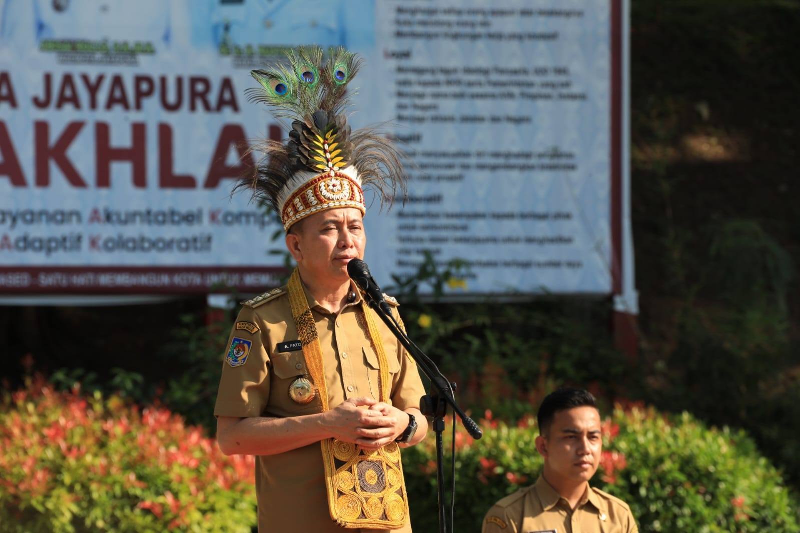 Pj Gubernur Papua Agus Fatoni Pimpin Apel Gabungan di Lingkungan Pemkot Jayapura