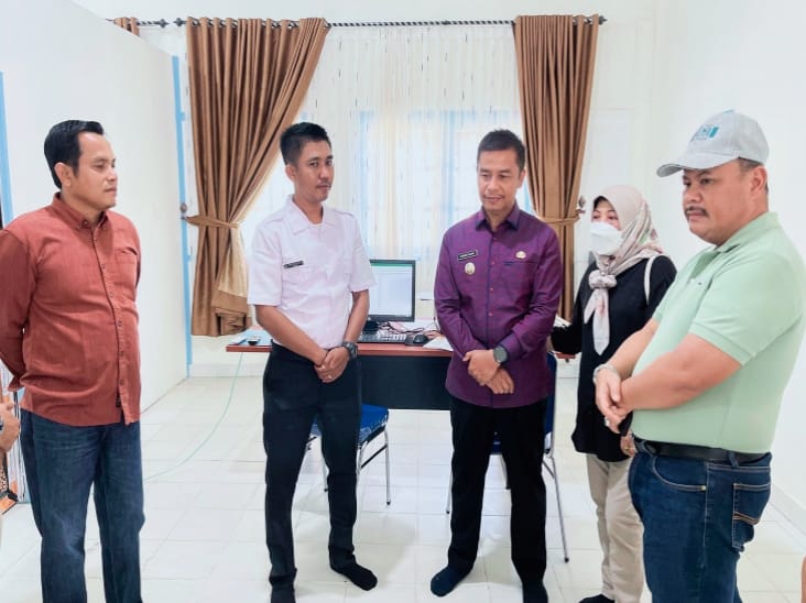 Bupati Kampar Ahmad Yuzar Tinjau Kesiapan Satuan Pelayanan Pemenuhan Gizi (SPPG) Desa Tanjung Berulak