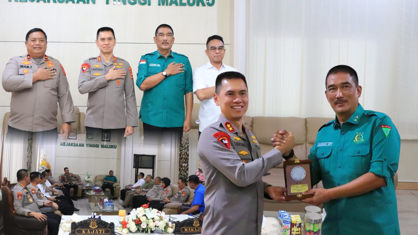 Kajati Maluku Agoes SP, Terima Kunjungan Silaturahmi Kapolda Maluku Irjen Pol Prof. DR. Dadang Hartanto 
