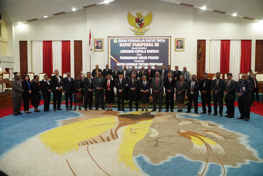 Pj Gubernur Papua Sampaikan Jawaban atas Pandangan Umum Fraksi-Fraksi DPRP Terkait Raperdasi APBD Perubahan Tahun Anggaran 2025