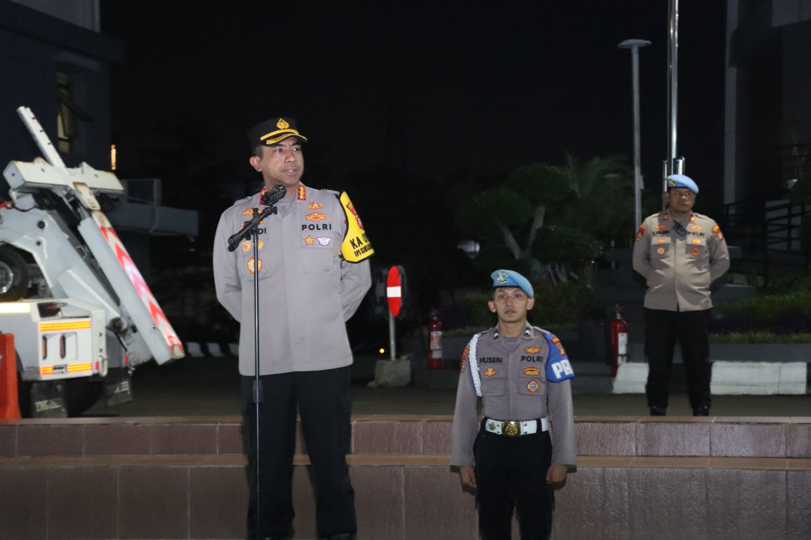 Kapolres Metro Jakarta Barat Turun Langsung Pimpin Patroli Skala Besar Cegah Gangguan Kamtibmas