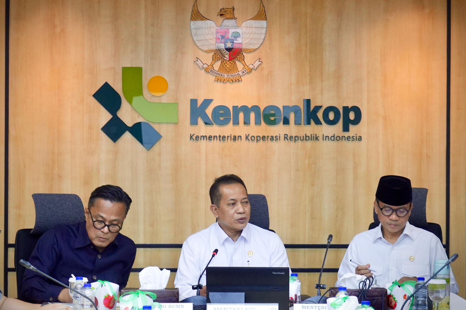 Menkop : Pemerintah Mempercepat Proses Pencairan Kredit Ke Kopdes Merah Putih