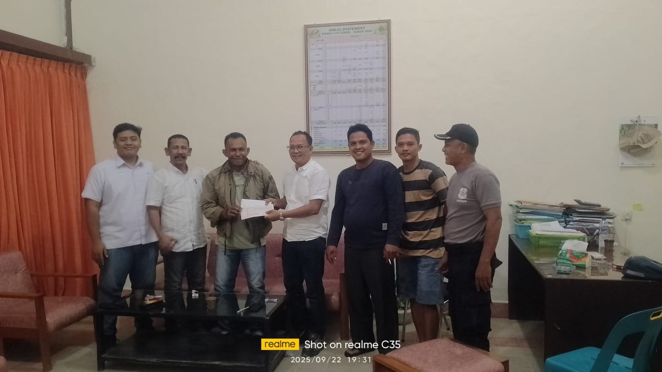 Dukung Bidang Olahraga, CSR PTPN lV Regional Vl Kebun Cot Girek Bangun Lapangan Voli di Gampong Tempel