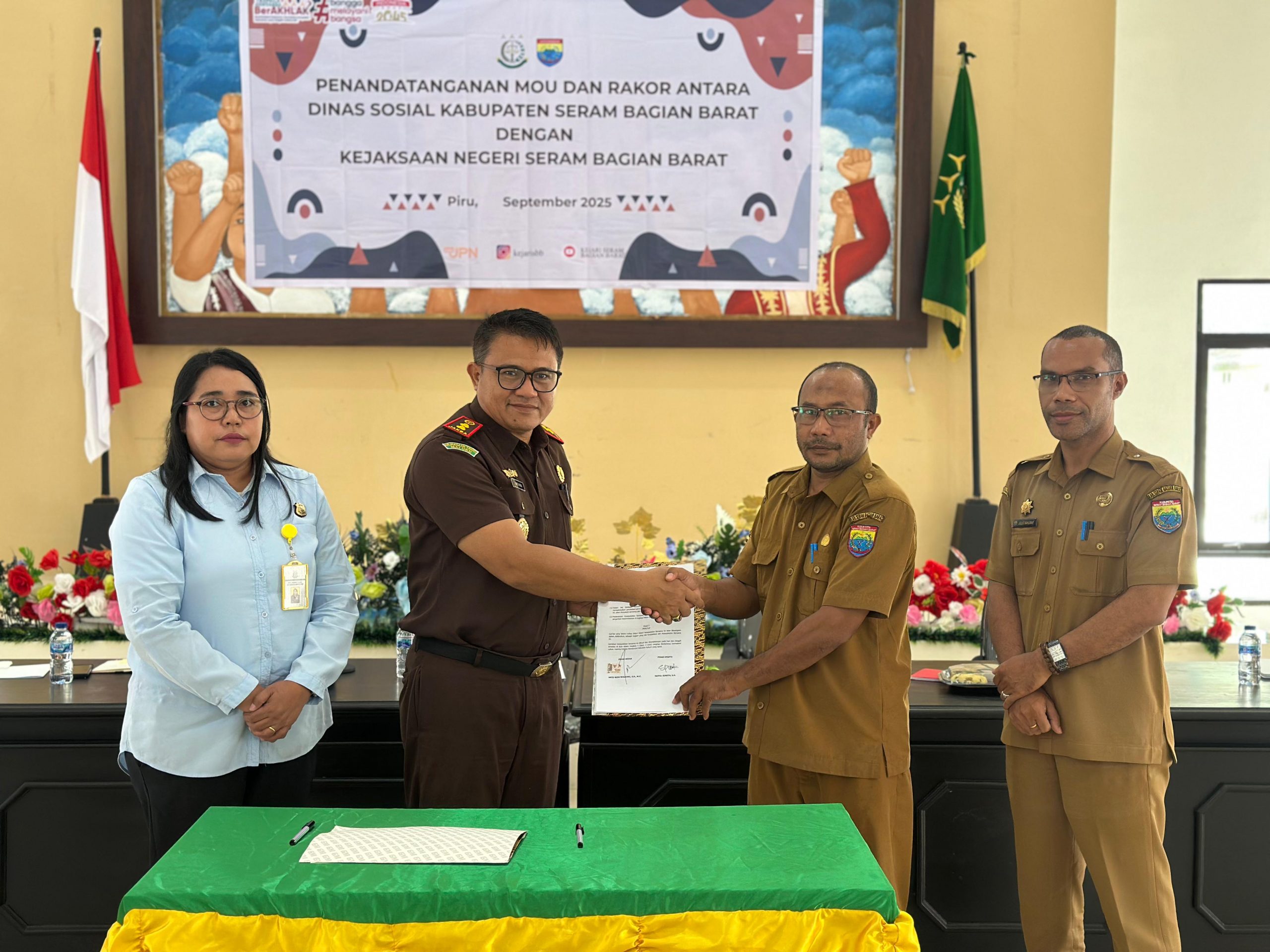 Kajari SBB Tandatangani MoU Antara Dinas Sosial Kab. SBB dan Kejari SBB, Permudah Penerbitan Akte Lahir dan KIA Pada LKSA