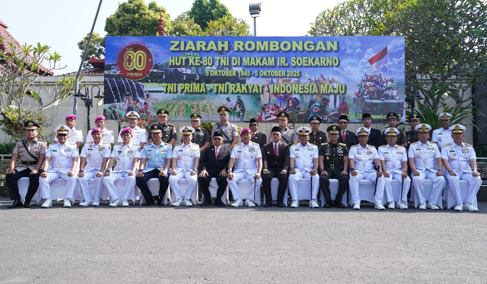 Ziarah Ke Makam Bung Karno, TNI Peringati HUT Ke 80 Dengan Semangat Kebangsaan