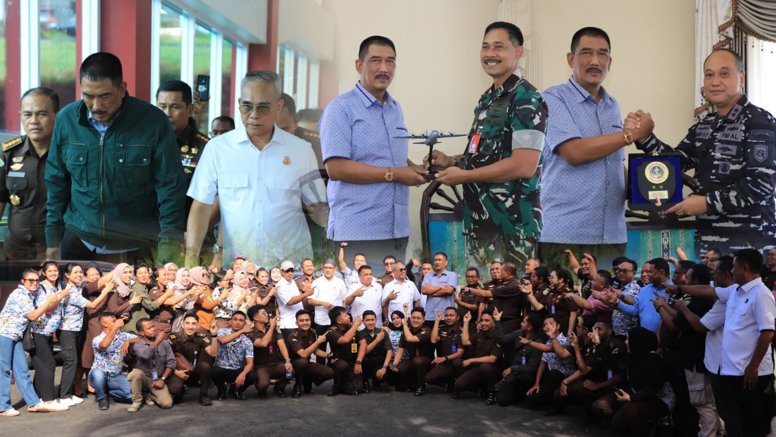 Pamit Penuh Haru, Kajati Maluku Agoes SP Resmi Tinggalkan Bumi Raja-Raja : “Terima Kasih Untuk Segalanya, Maluku”