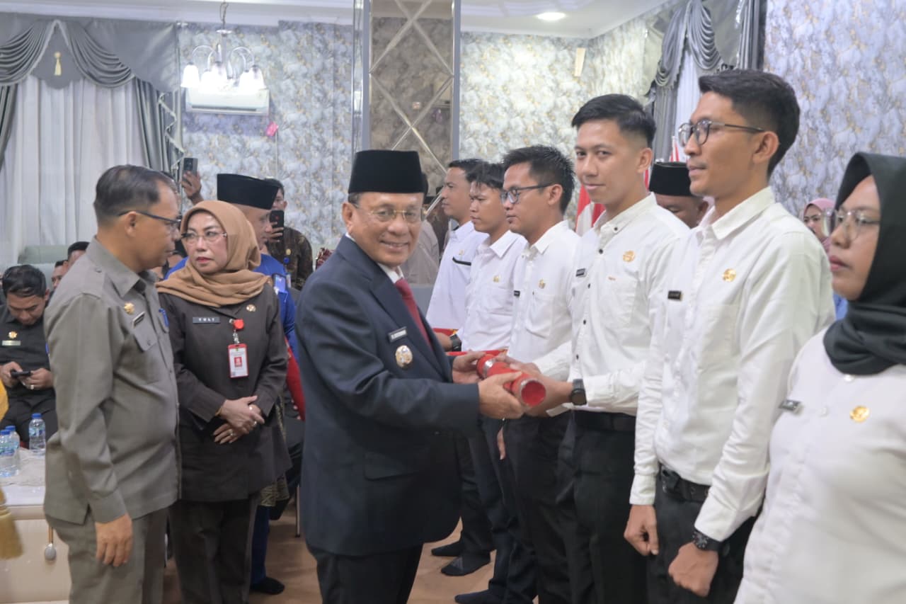 Akhirnya 1.046 Honorer di Rohil Resmi Jadi ASN PPPK, Bupati Bistamam : Jangan Salahgunakan SK